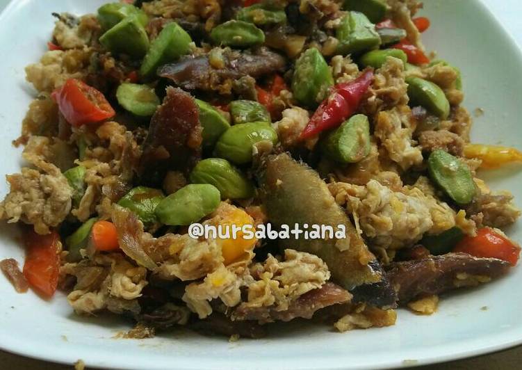 resep makanan Orak arik pedas ikan asin peda+pete