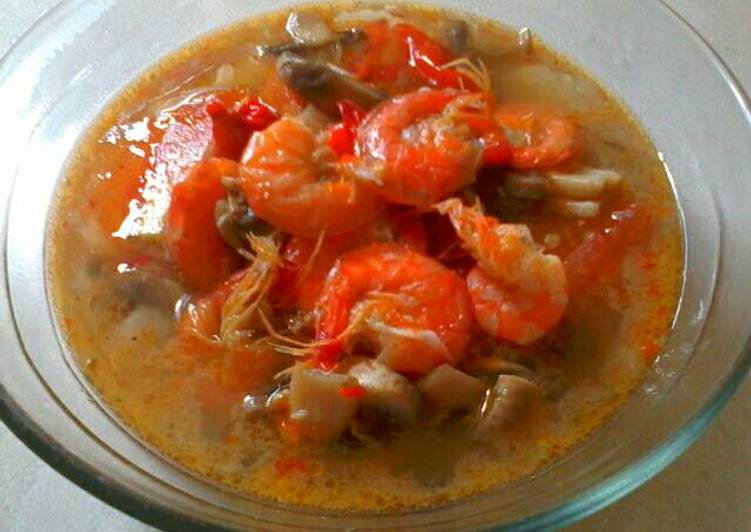 Resep Tom-Yum Udang+Jamur Kancing Pedas By Mrs.Bara Lim