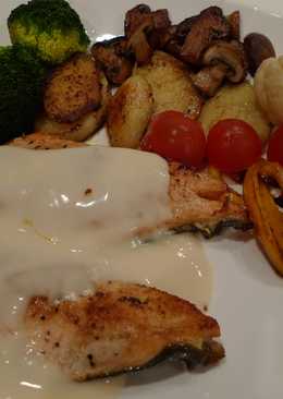 White sauce salmon