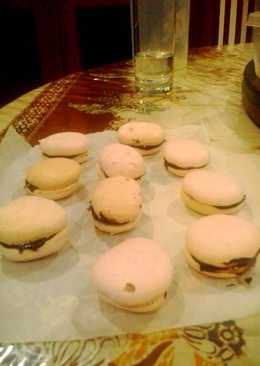 Pink Macarons dengan Filing Dark Chocolate
