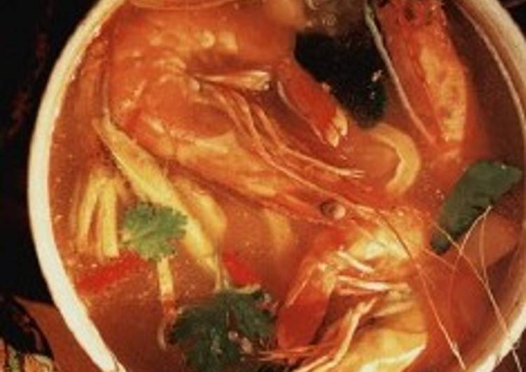 bahan dan cara membuat Tom Yam Goong ( Sup Asam Pedas Udang Thailand)