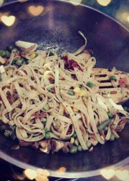 SPICY YOLK SAUCE FETTUCCINE