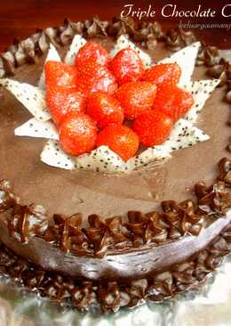 Triple Chocolate Caramel Cake