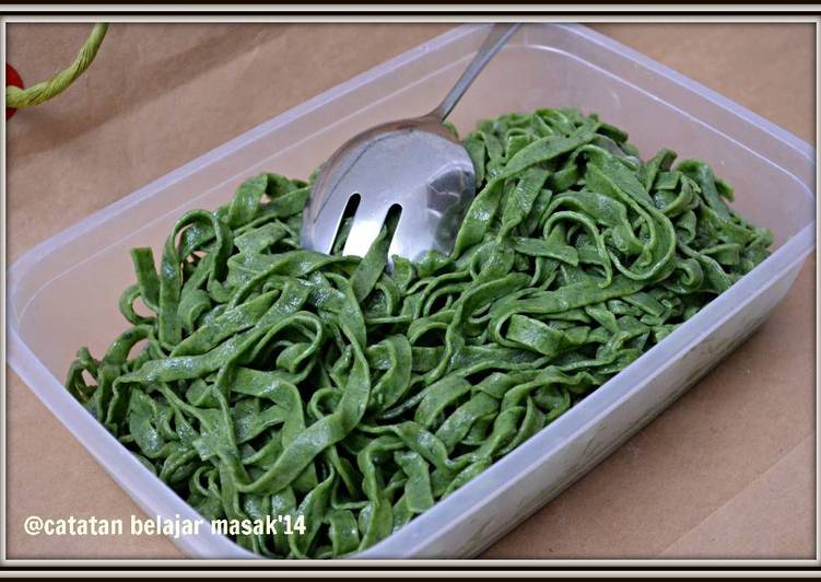 gambar untuk resep makanan Pasta Tagliatelle Hijau