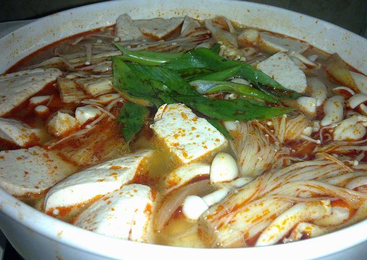 gambar untuk resep Sup Enoki tahu pasta kimci soup