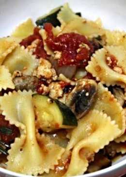 Pasta with Zucchini and Mushroom in Tomato Sauce