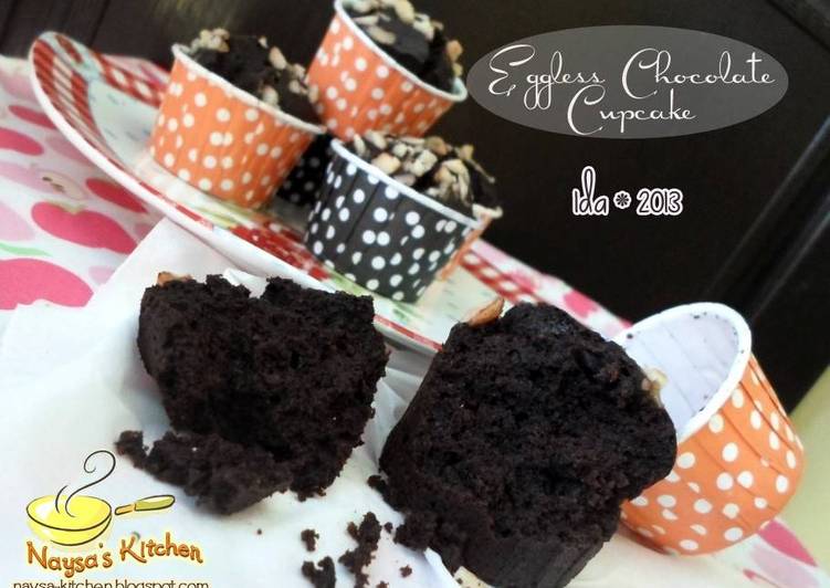 gambar untuk cara membuat Eggless Chocolate Cupcake
