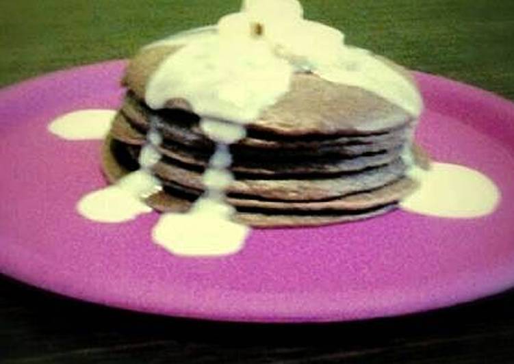 resep lengkap untuk Pancake coklat, topping vanila fla