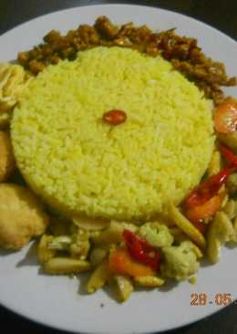 Nasi Kuning Praktis