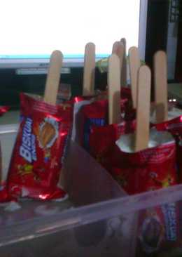 Biskuat ice cream lolipop