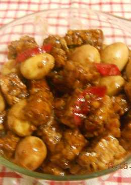 Tempe dan telur puyuh masak petis