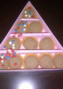 BOLA-BOLA COKELAT DENGAN BALUTAN COKELAT BUBUK