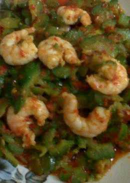 Tumis pare pedas dengan udang