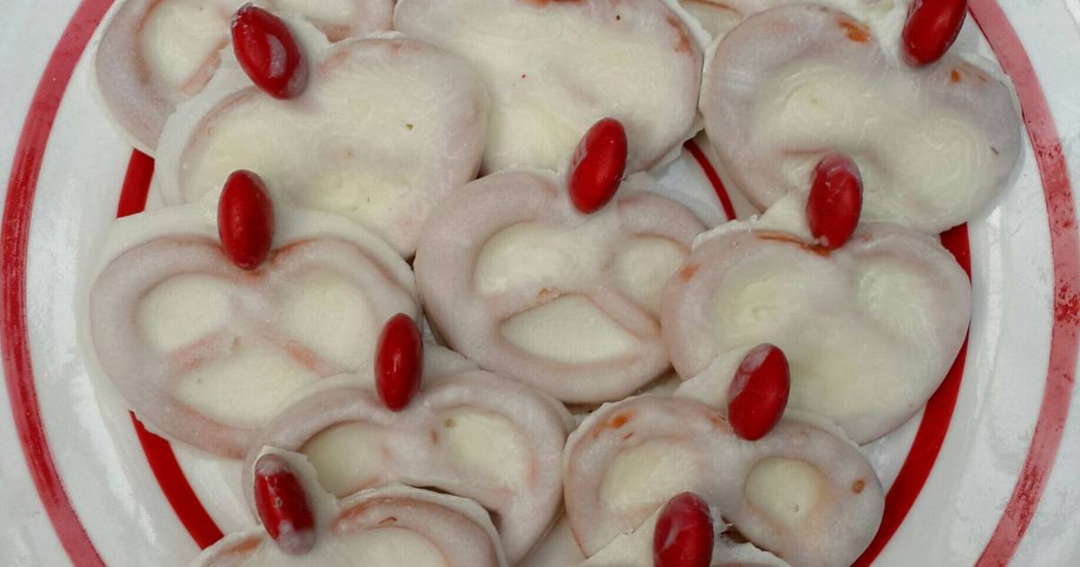 Resep sweet brezel on red-white day