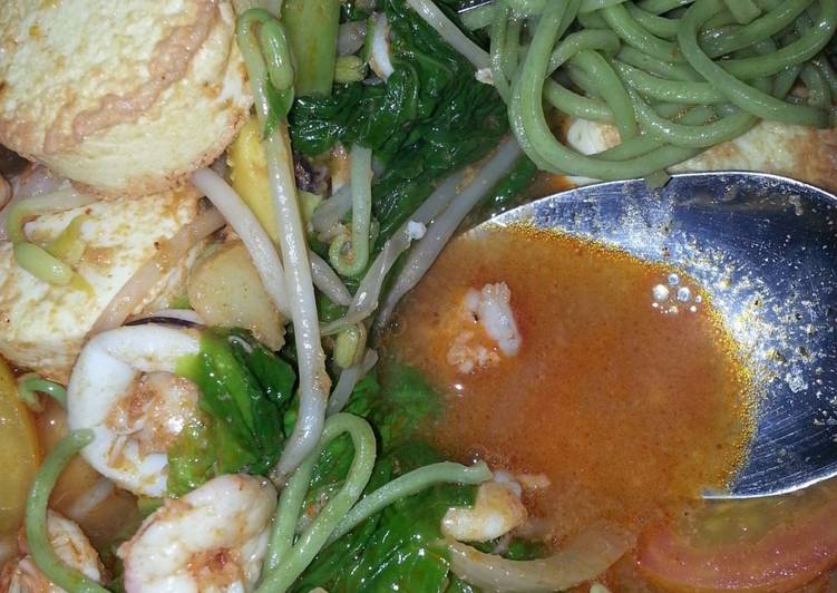 gambar untuk resep makanan Mie Kuah Tomyam