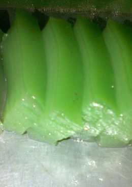 kue lapis hijau 