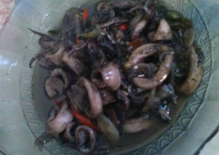  Resep  Cumi  Kuah Hitam  Pedas  oleh Nurdiana Junaedi Cookpad