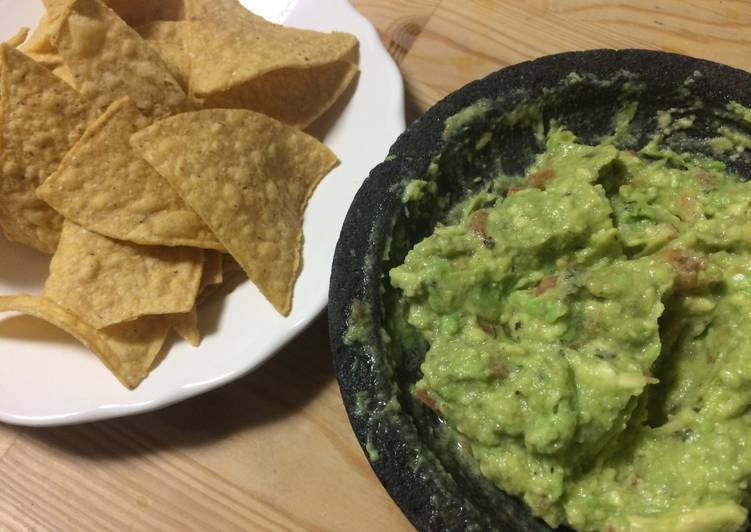 gambar untuk cara membuat Guacamole Dip for Tortilla Chips (Saus Guacamole untuk cocolan Tortilla Chips)