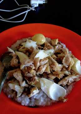 Bubur ayam telur rebus