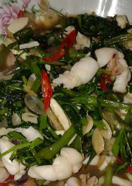 cah kangkung cumi dgn saus tiram