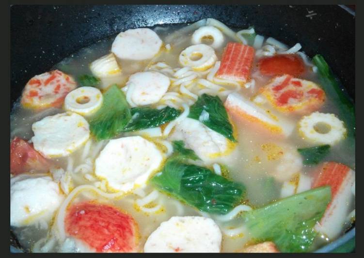 resep lengkap untuk Soup Seafood Gawat Darurat