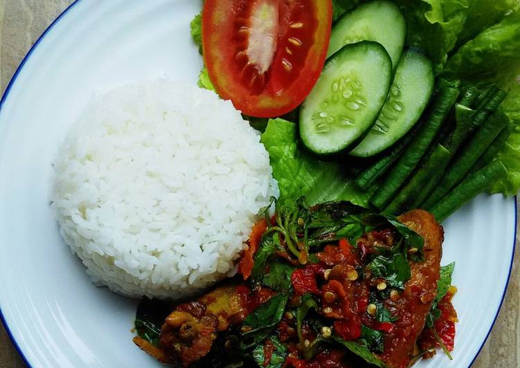 Resep Ayam Kampung Geprek Sambal Kemangi Dari Dini Azzura