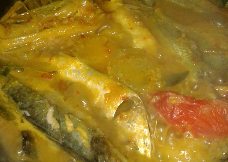 Resep pindang kembung kuah kuning Karya Bunda AtgafByan