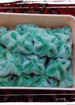 kue mochi pandan isi kacang yummy