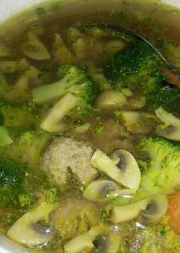 Soup Buntut bakso jamur-bumbu iris