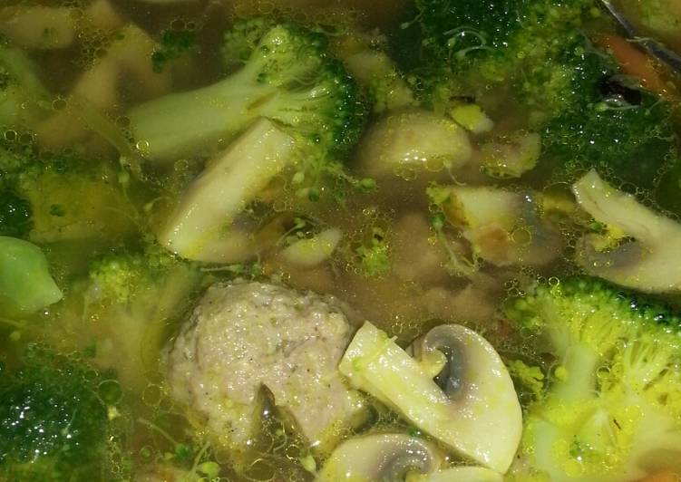 Resep Soup Buntut bakso jamur-bumbu iris Kiriman dari Salsabeel Sabeela