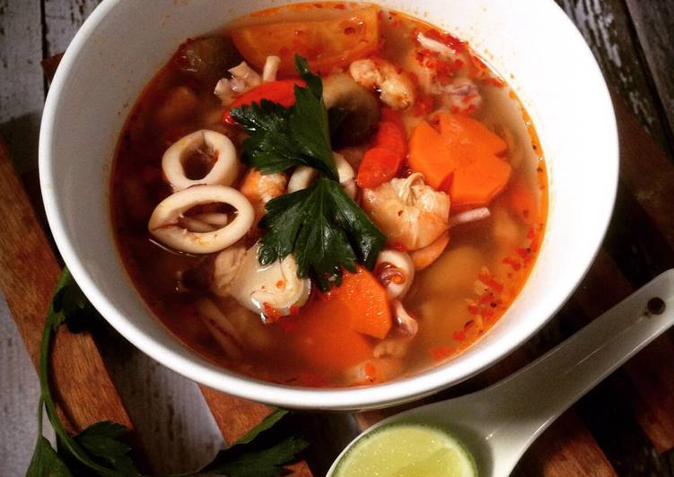 resep lengkap untuk Tom Yam Segeerr