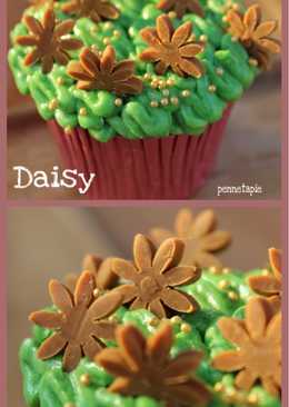 FANCY CUPCAKE--Daisy