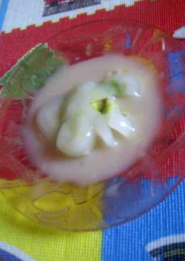 puding yoghurt avocado with orange sauce