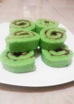 Bolu Gulung Pandan Strawberry