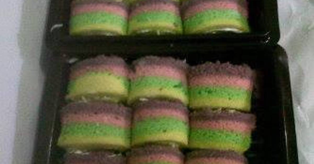 Resep Mini Rainbow Roll Santan Cake by Mami Cello