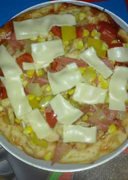 Pizza teflon topping AGuPaSo (Ayam jaGung Paprika Sosis)