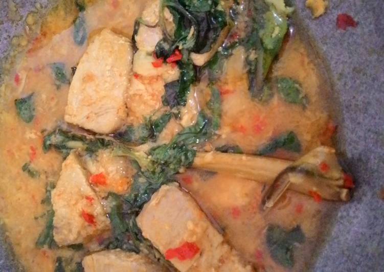 resep lengkap untuk Tuna Woku Pedas