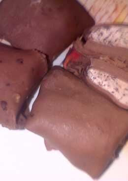 pancake coklat isi whipcream