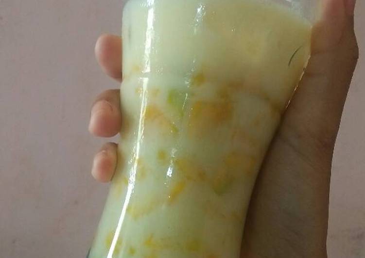 Es laksamana mengamuk minuman khas melayu (mangga kuini)