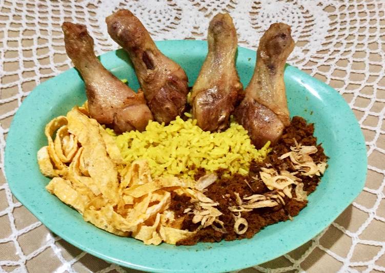 gambar untuk resep Nasi Kuning Rice Cooker