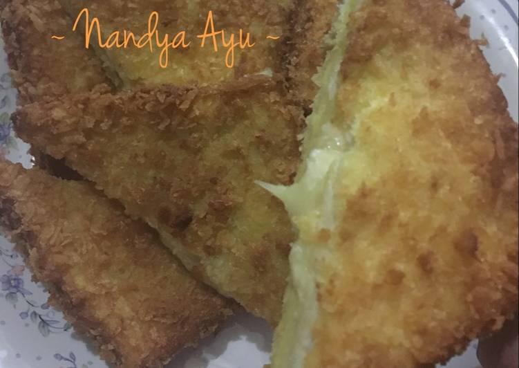 Resep Roti Goreng isi Keju Meleleh. yummy for breakfast Oleh Nandya Ayu