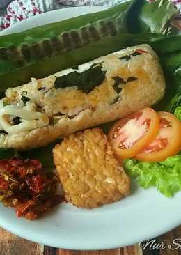 Nasi Bakar Cumi