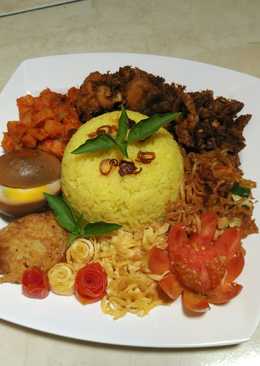 Nasi kuning lengkap