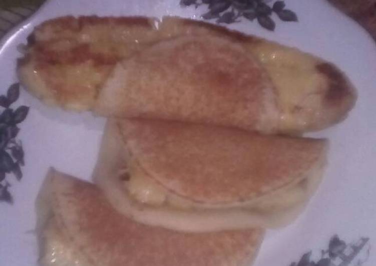 resep makanan Pancake isi pisang panggang simple