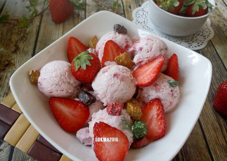 resep Homemade Strawberry Ice Cream