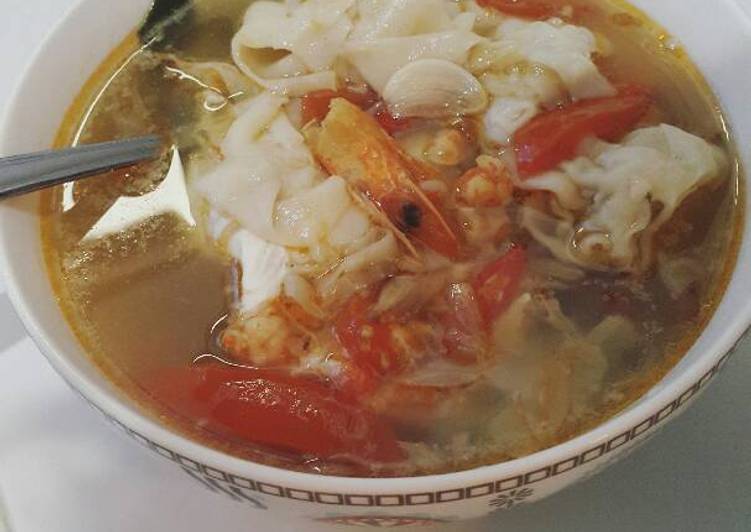 gambar untuk cara membuat Sup Kangkung Pansit Udang Segar