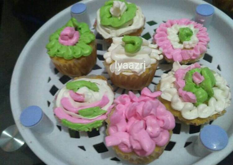 Resep Vanila cupcakes Karya Lya Azri