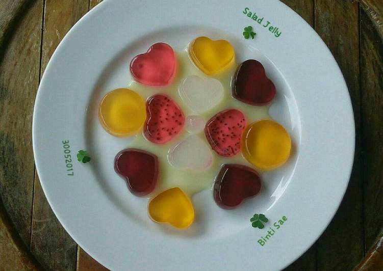 Resep Salad Jelly dengan dressing SKM+jelly^^ Dari Binti Sae