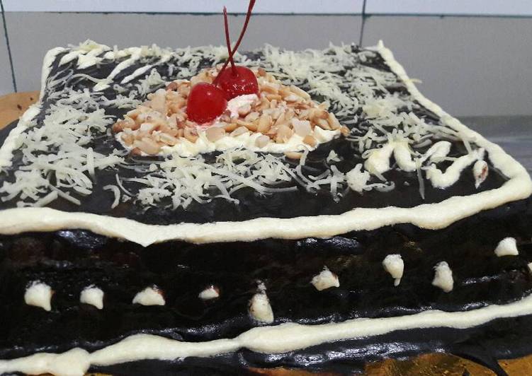 gambar untuk resep Pondan Blackforest Topping Ganache