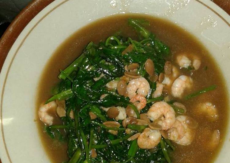 bahan dan cara membuat Kangkung cah udang tauco dijamin uenakkkk